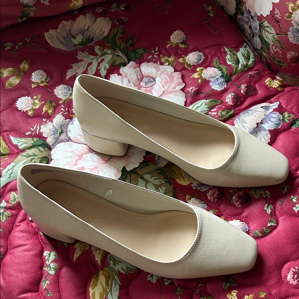 Liz Claiborne Beige Women's Loafers